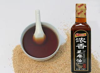 跟隨時代發(fā)展，不做落伍的芝麻油灌裝機