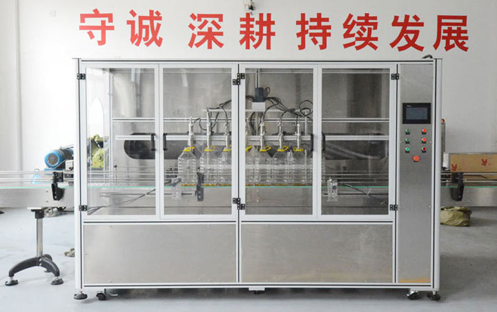 客戶收割機(jī)，20L食用油灌裝機(jī)一言不合就虐狗